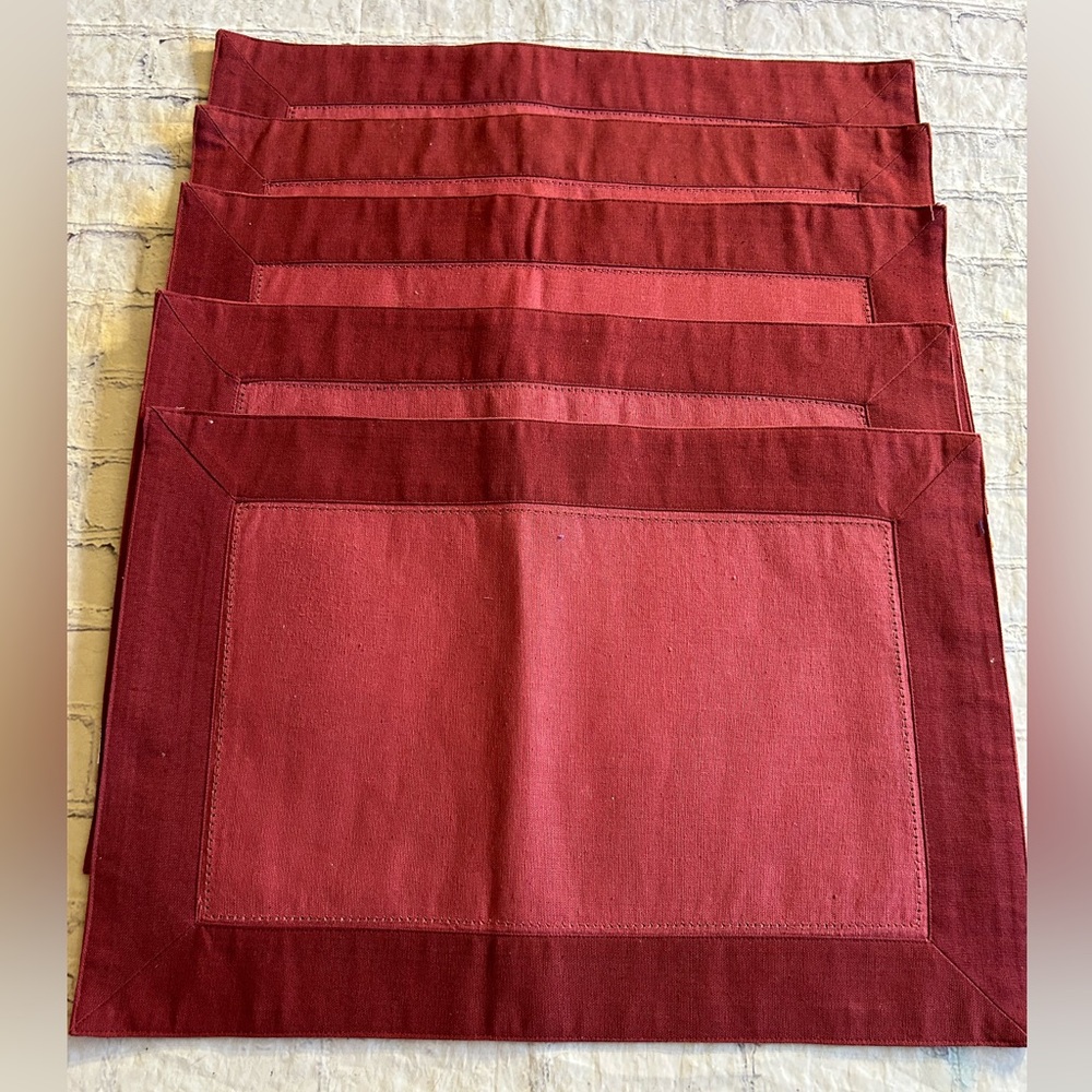 PIER 1 BURGUNDY COTTON RECTANGLE   SET OF 5 TABLE PLACEMATS